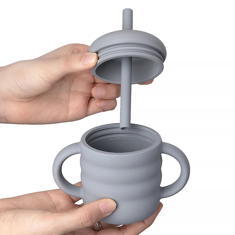 Copo de Silicone com Palhinha e Pegas Laterais, Design Ondulado, Antiderrapante