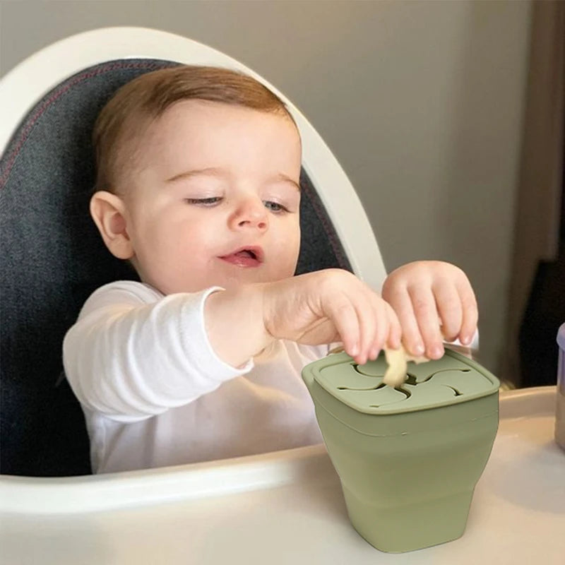 Copo de Snacks Dobrável em Silicone – Design Quadrado com Tampa