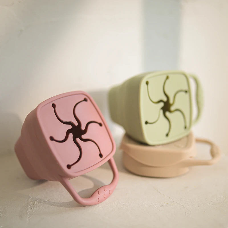 Copo de Snacks Dobrável em Silicone – Design Quadrado com Tampa