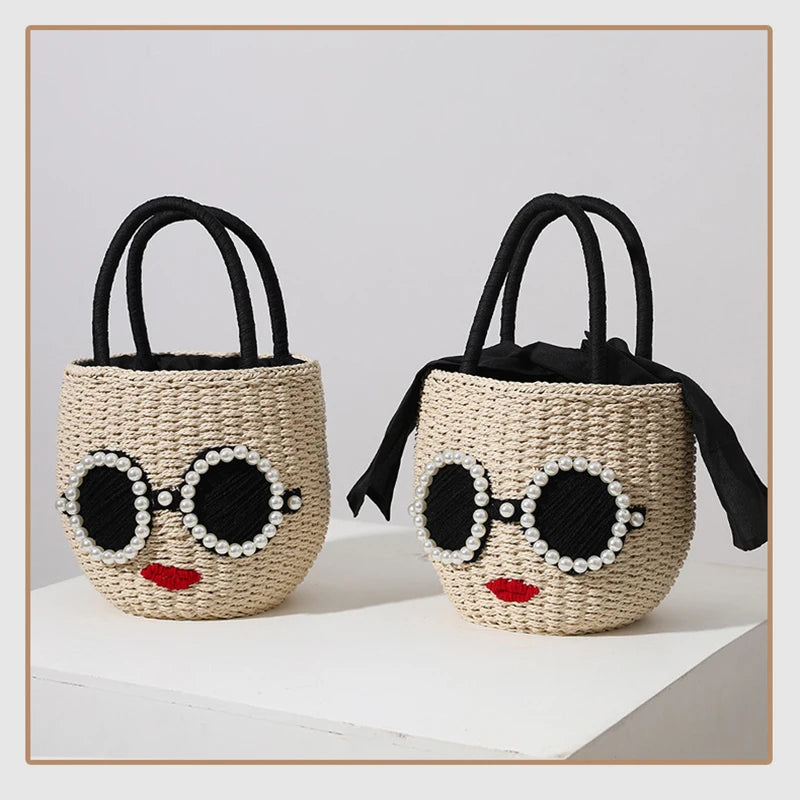 Bolsa de palha com rosto e óculos – estilo balde com detalhe em pérolas