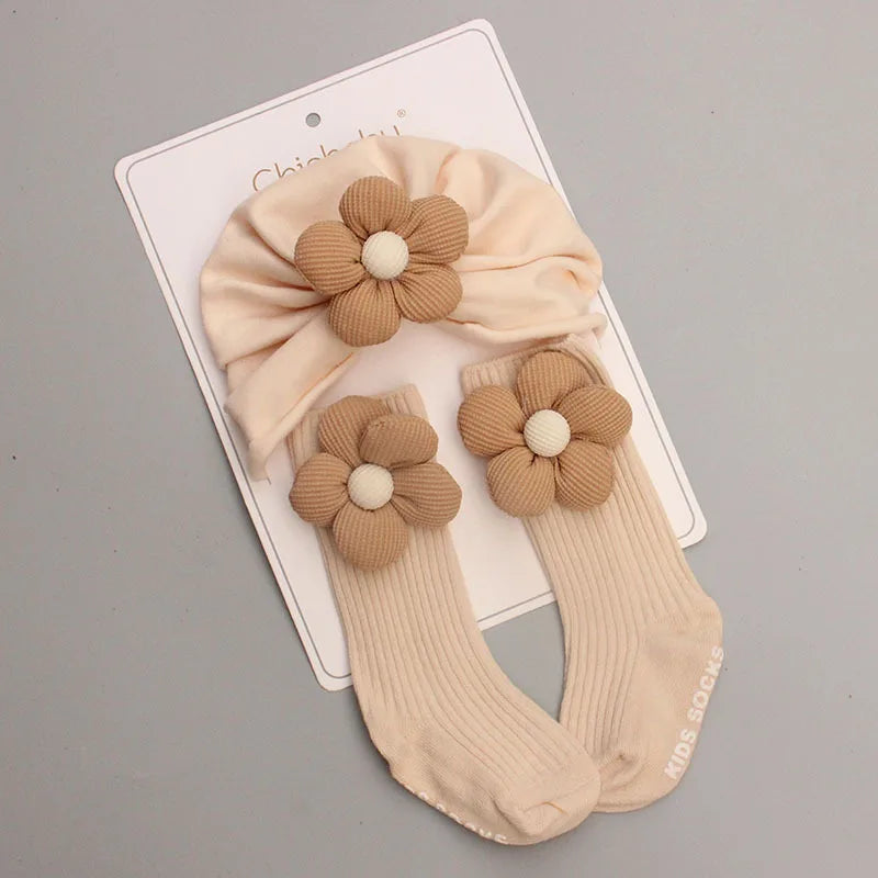 Conjunto flor de algodão – turbante + meias para bebé (0-12M)