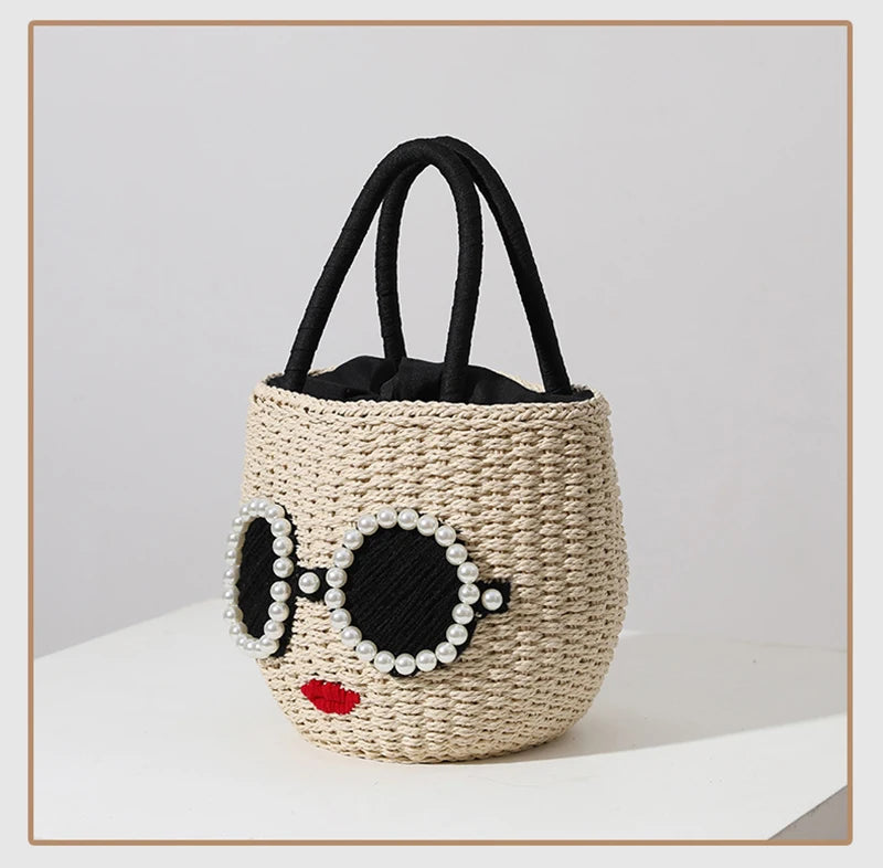 Bolsa de palha com rosto e óculos – estilo balde com detalhe em pérolas