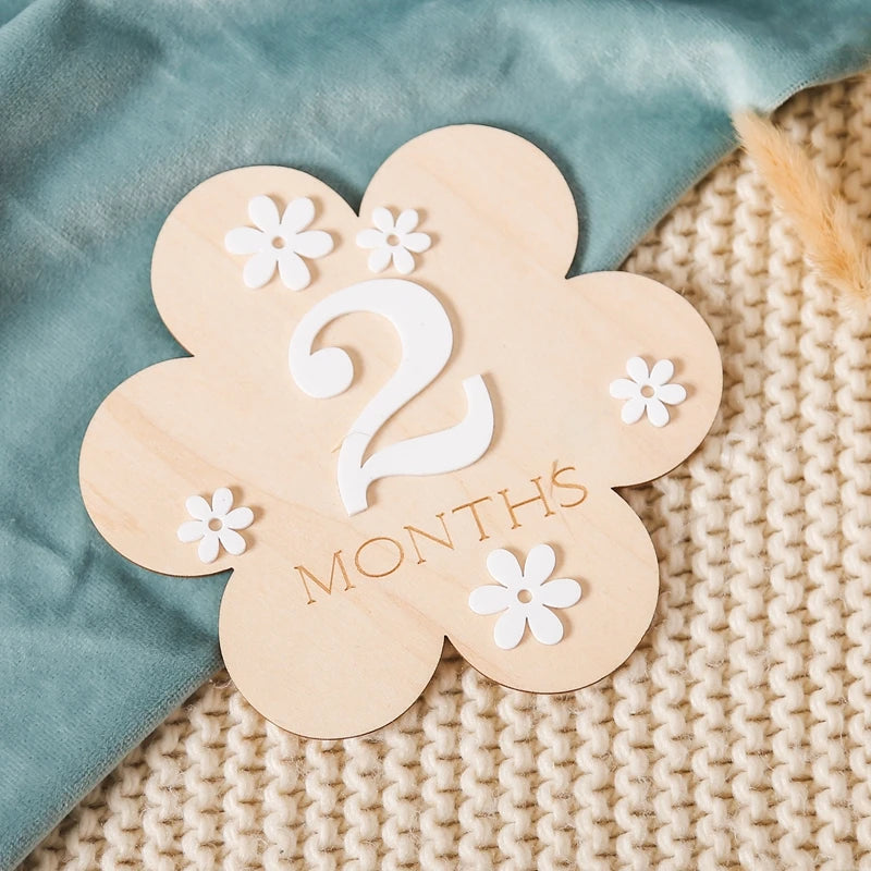 Placas de Mesversário em Madeira com Flores