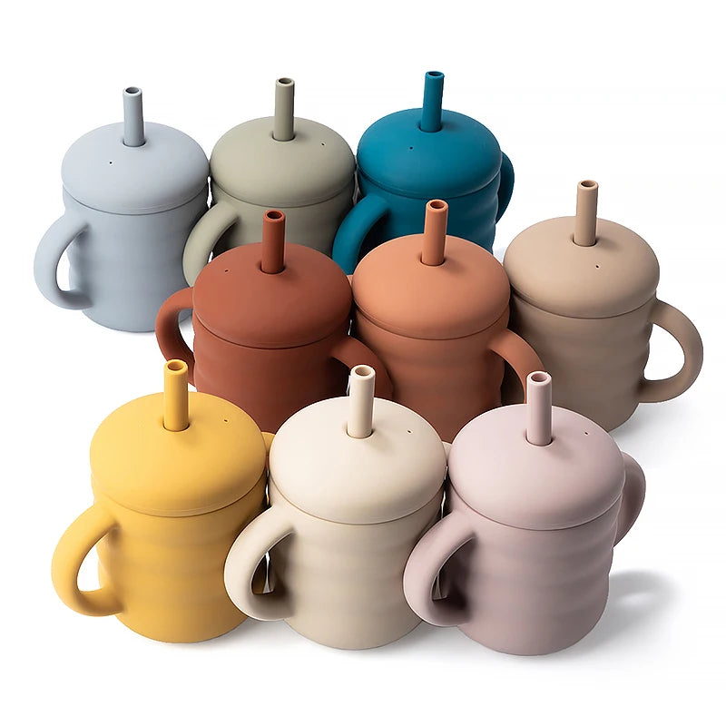 Copo de Silicone com Palhinha e Pegas Laterais, Design Ondulado, Antiderrapante