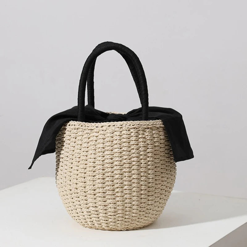 Bolsa de palha com rosto e óculos – estilo balde com detalhe em pérolas