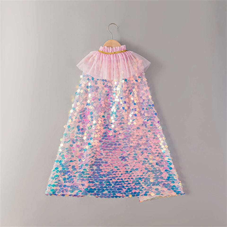Capa mágica rosa com lantejoulas iridescentes – brilho encantado para meninas