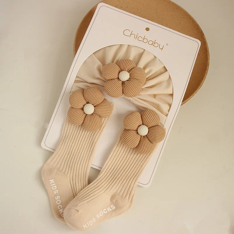 Conjunto flor de algodão – turbante + meias para bebé (0-12M)