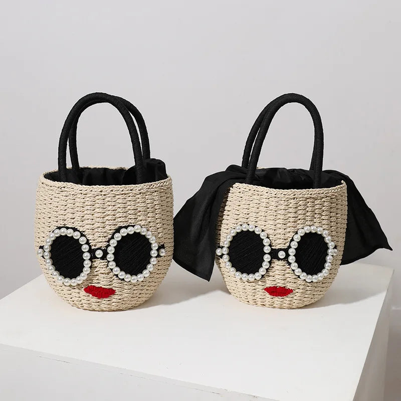 Bolsa de palha com rosto e óculos – estilo balde com detalhe em pérolas