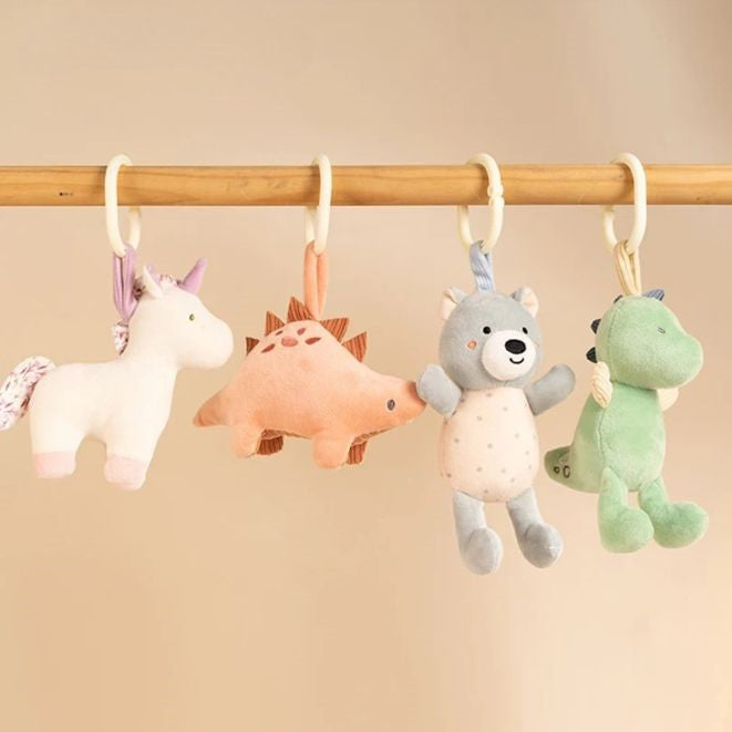 Brinquedos penduráveis para carrinho e berço - animais em peluche com chocalho