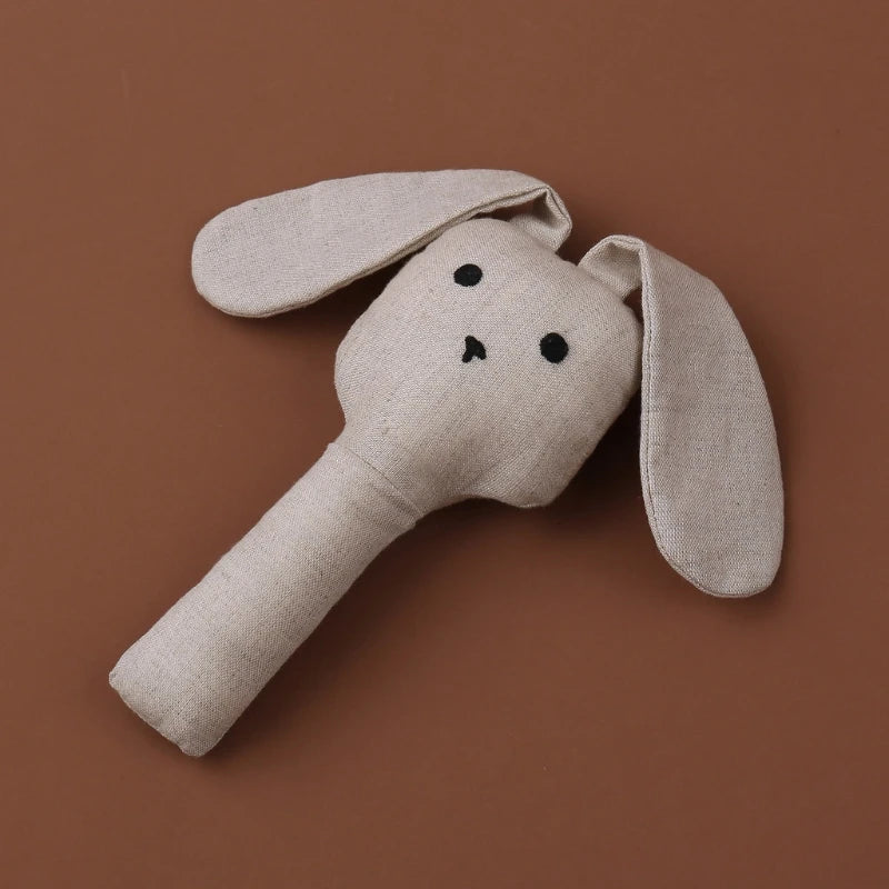 Chocalho de Coelho em Tecido - Companheiro Suave para os Primeiros Sons do Bebé