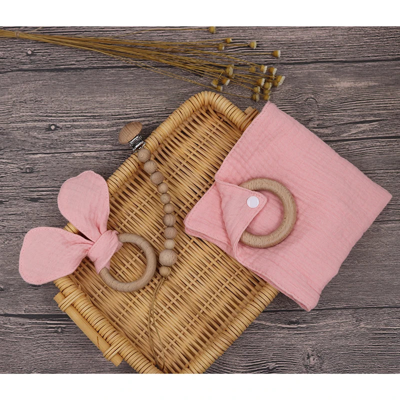 Conjunto de Presente - Mordedor, Toalha e Corrente para Chupeta