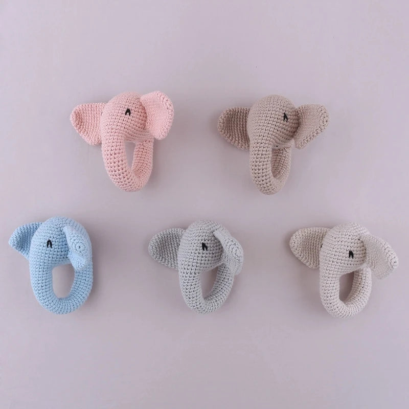 Chocalho de Elefante em Croché – Brinquedo Sensorial para Bebés