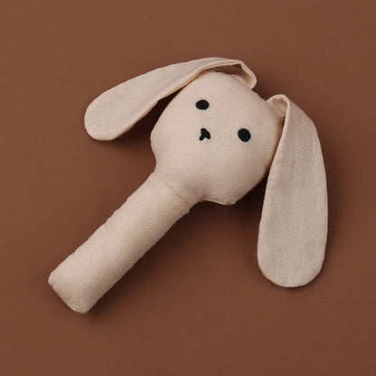 Chocalho de Coelho em Tecido - Companheiro Suave para os Primeiros Sons do Bebé