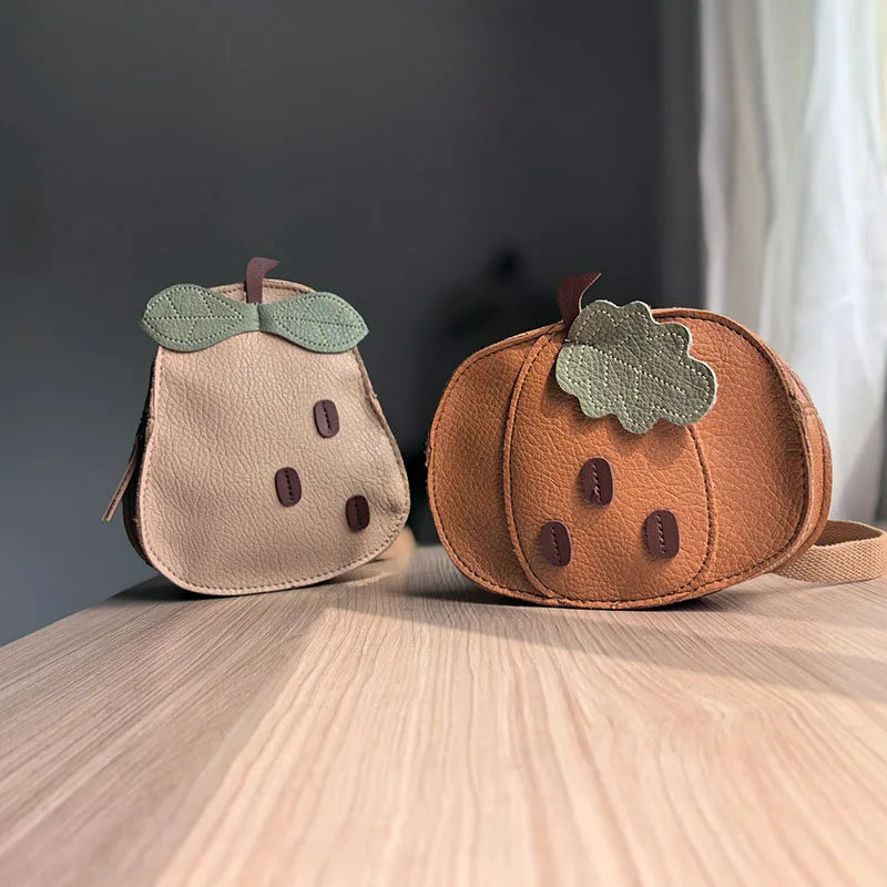 Mochila infantil em forma de abóbora e pêra – Estilo e doçura às costas