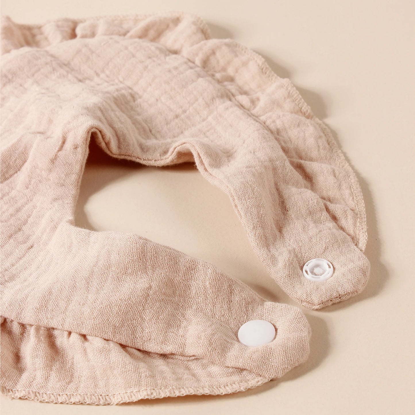 Conjunto de 8 babetes plissados em algodão