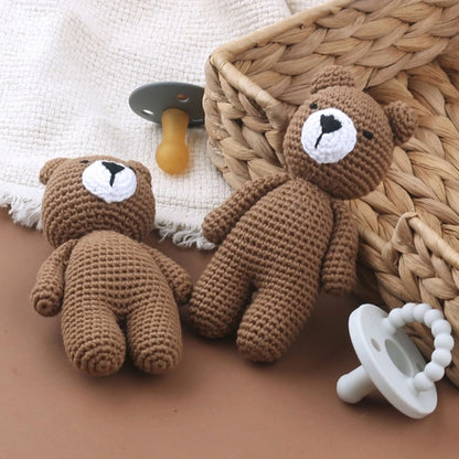 Ursinho Teddy em croché – Boneco artesanal para bebés