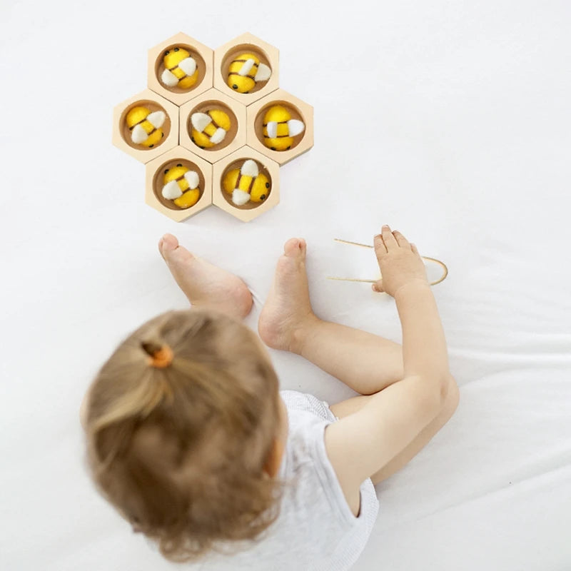 Jogo da Colmeia Montessori – Brinquedo de Motricidade com Abelhinhas