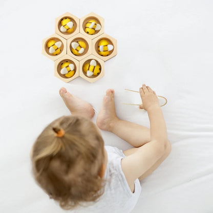 Jogo da Colmeia Montessori – Brinquedo de Motricidade com Abelhinhas