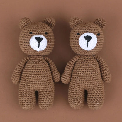 Ursinho Teddy em croché – Boneco artesanal para bebés