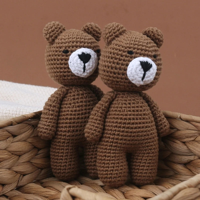 Ursinho Teddy em croché – Boneco artesanal para bebés