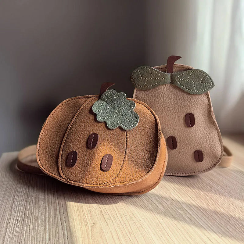 Mochila infantil em forma de abóbora e pêra – Estilo e doçura às costas