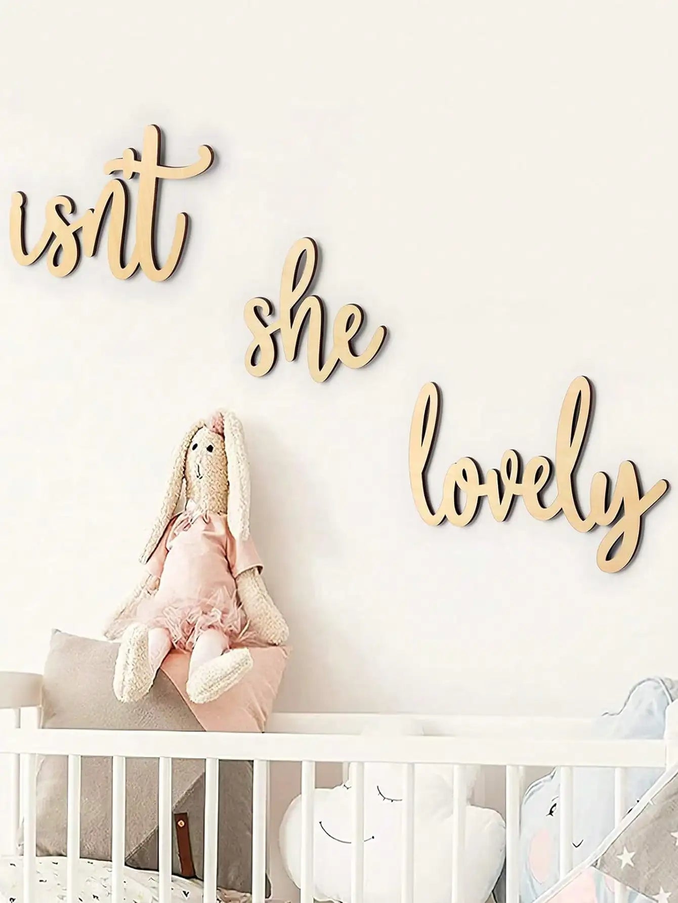 Frase decorativa “Isn’t she lovely”